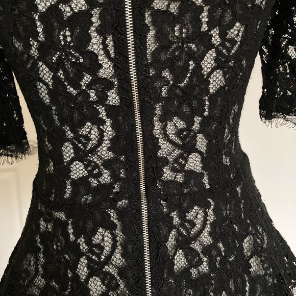 Elegant Black Lace Top - Picture 4 of 4